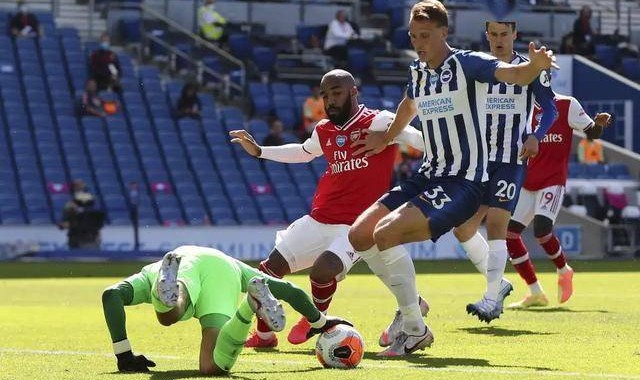  狼队客场逼平水晶宫，吉姆内斯头槌破门保住平局  