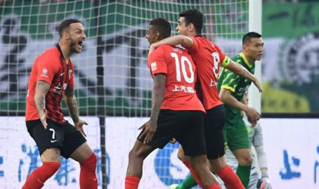  尤文图斯防线送礼不断遭弱旅逼平丢榜首  