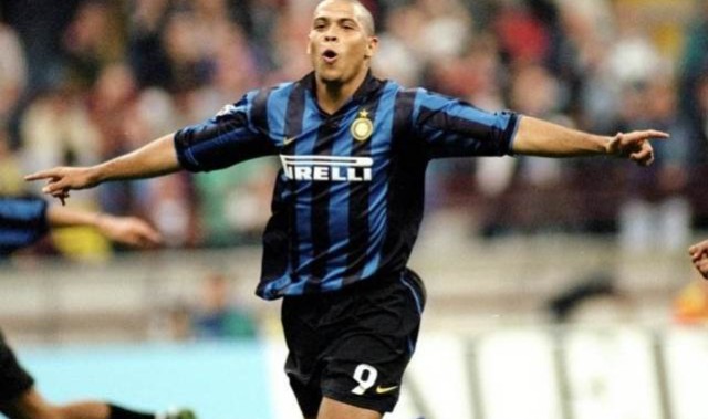  拉齐奥争议红牌引发赛后主帅激烈抗议  