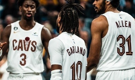  米切尔首节爆发骑士早早奠定胜局轻取尼克斯