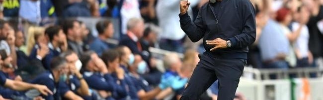  热刺双杀曼城创历史，库卢塞夫斯基导演逆转  