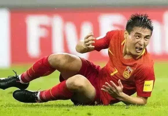  沃特福德锋线集体哑火，大黄蜂进攻乏力难破密集防守