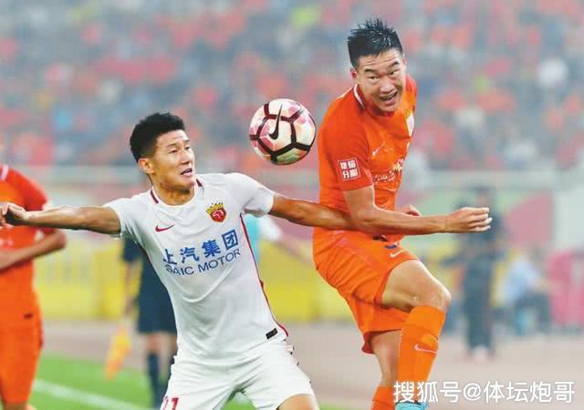  曼联锋线全面开花, 主场四球横扫埃弗顿