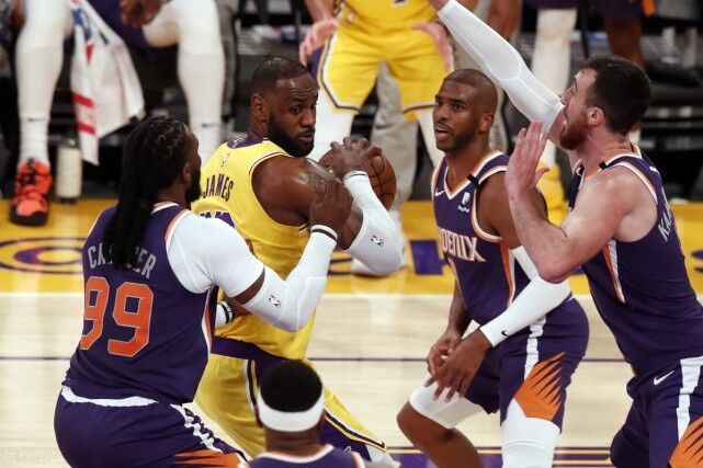  爱德华兹三分如雨森林狼浇灭湖人